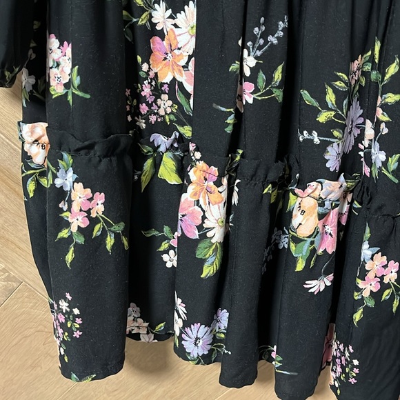 H&M Mini Dress Sz L black with flower print - Picture 5 of 9